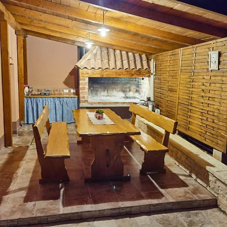 Appartement Apartman Bura à Posedarje Extérieur photo