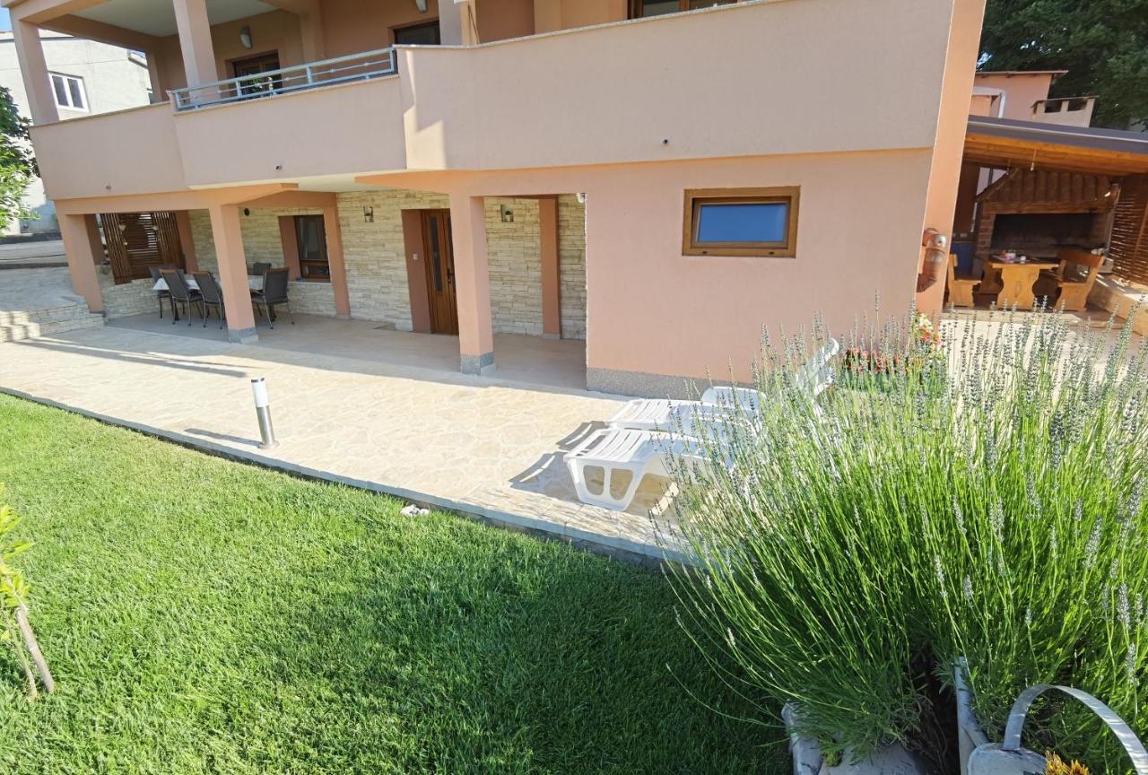 Appartement Apartman Bura à Posedarje Extérieur photo