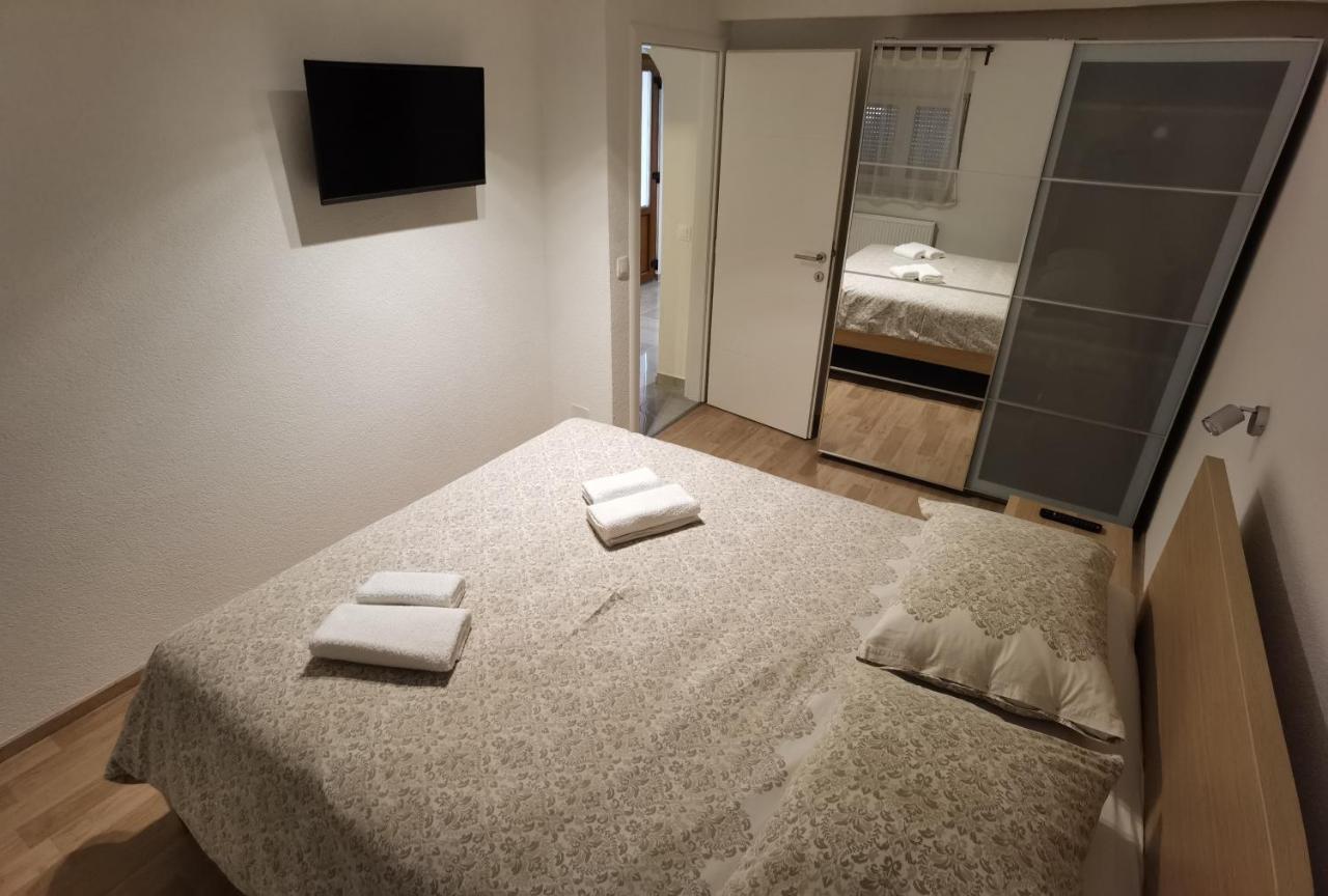 Appartement Apartman Bura à Posedarje Extérieur photo