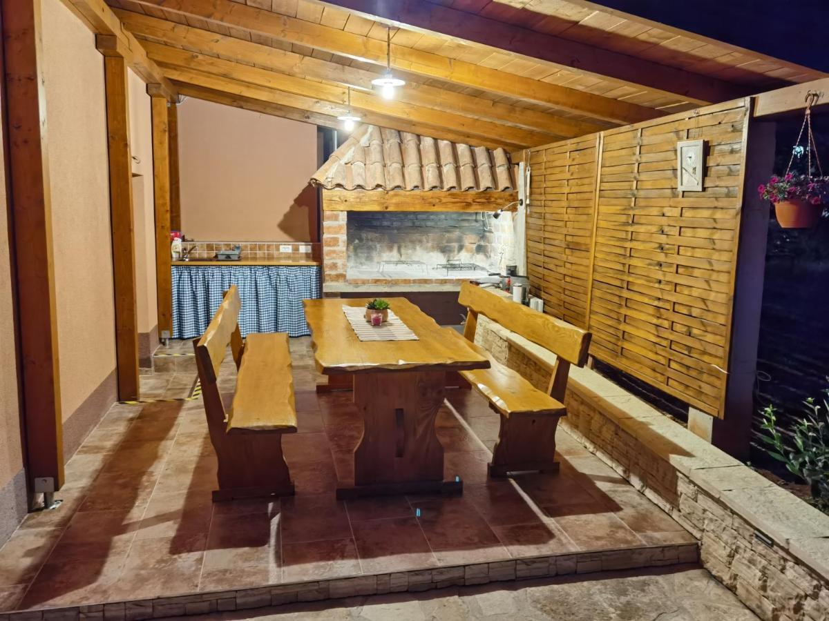 Appartement Apartman Bura à Posedarje Extérieur photo