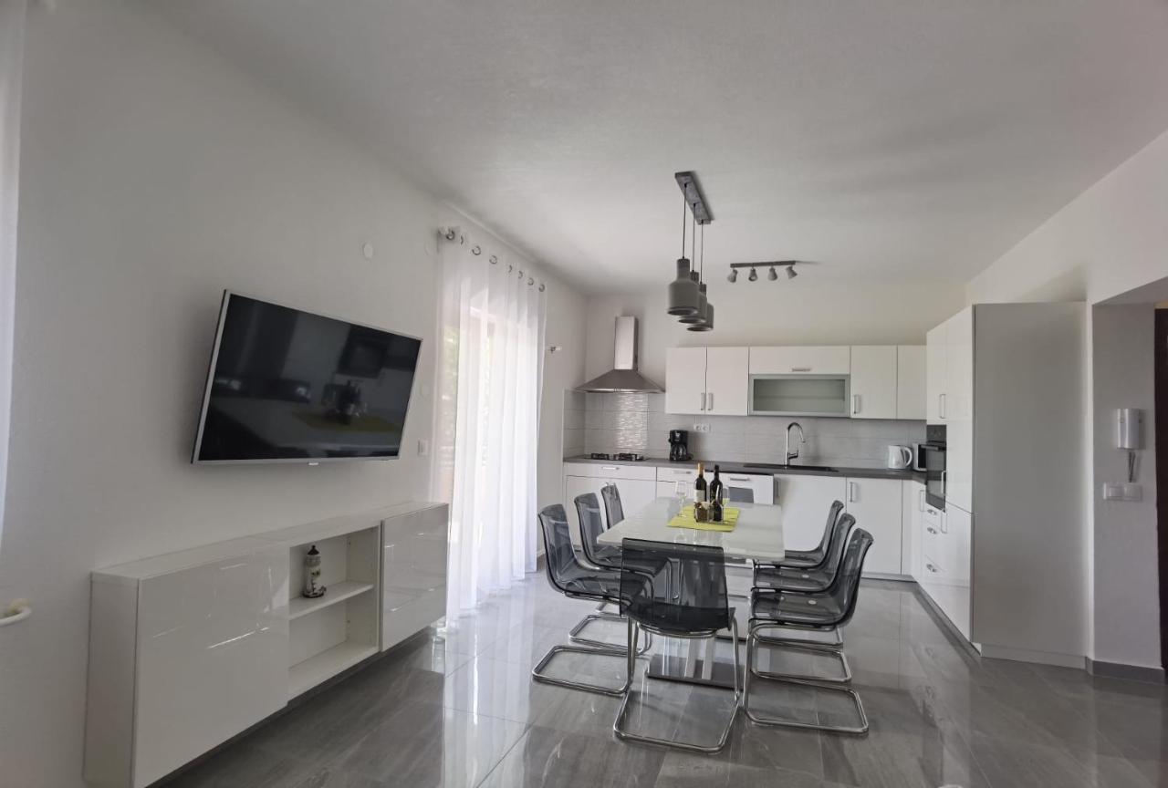 Appartement Apartman Bura à Posedarje Extérieur photo