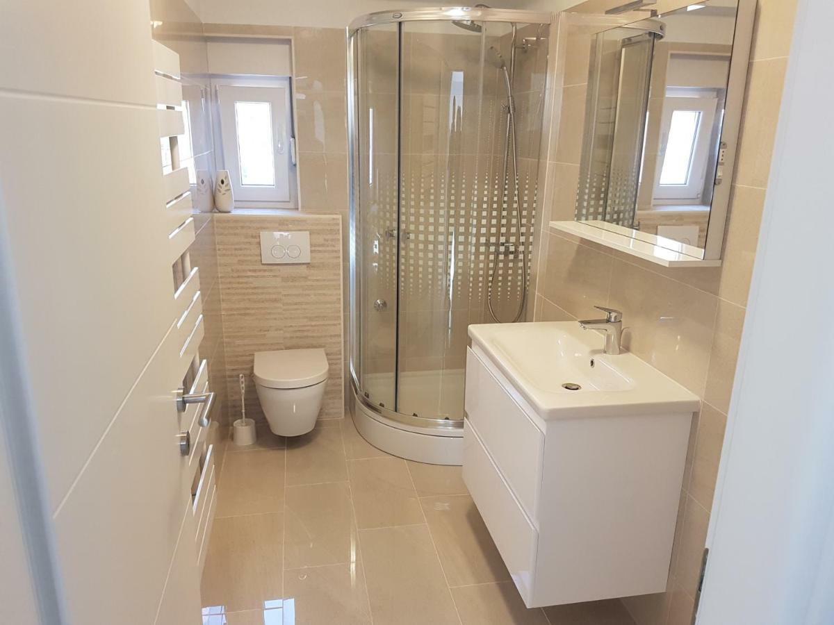 Appartement Apartman Bura à Posedarje Extérieur photo